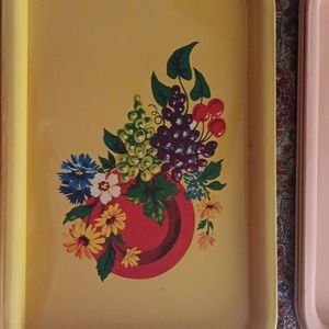 1950s vintage metal trays total of 9 4 yellow,3 pink,2 blue